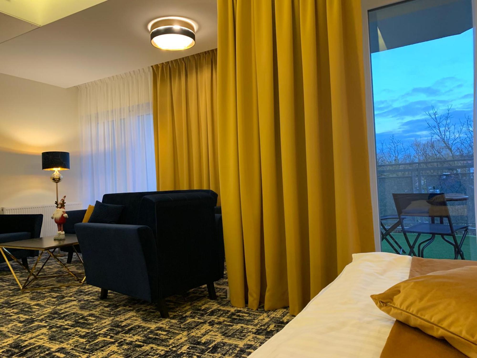 Piramida Aparthotel Boleslawiec  Exterior photo